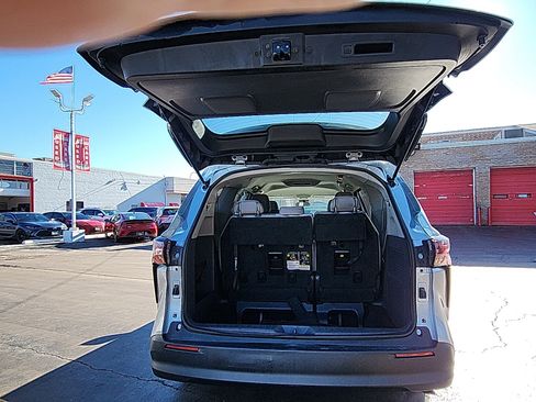 Used 2023 Toyota Sienna LE image 24