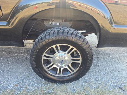 Used 2013 Ford F250 Platinum w/ FX4 Off Road Pkg image 8