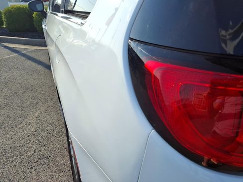 Used 2023 Chrysler Voyager LX image 17