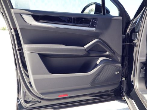 New 2026 Porsche Cayenne Coupe AWD/4WD image 13