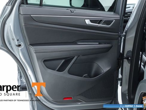 Used 2024 Volkswagen Atlas Cross Sport SEL Premium R-Line image 17