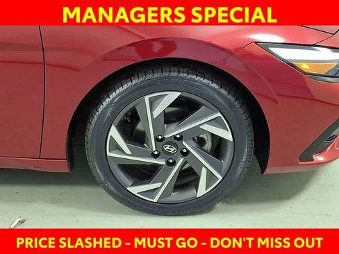 Certified 2024 Hyundai Elantra Limited image 9