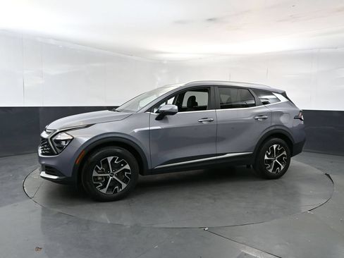 Used 2023 Kia Sportage EX AWD/4WD image 2