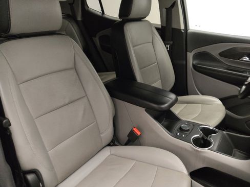 Used 2023 GMC Terrain SLT image 21