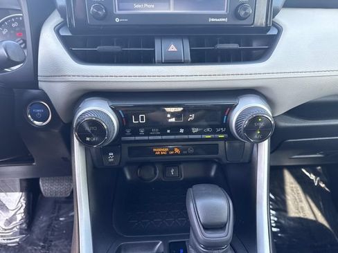 Used 2022 Toyota RAV4 XLE w/ Convenience Package AWD/4WD image 26