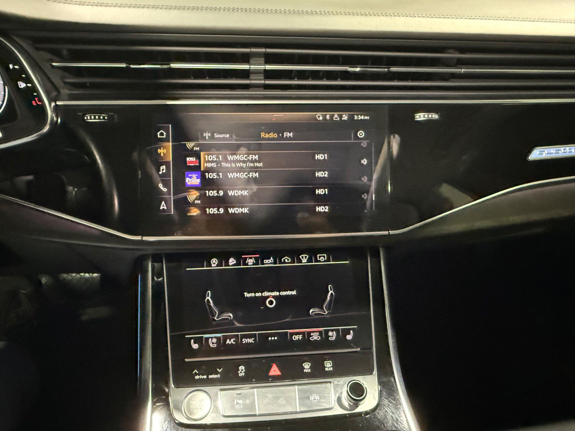 Used 2019 Audi Q8 Prestige w/ Luxury Package AWD/4WD image 41
