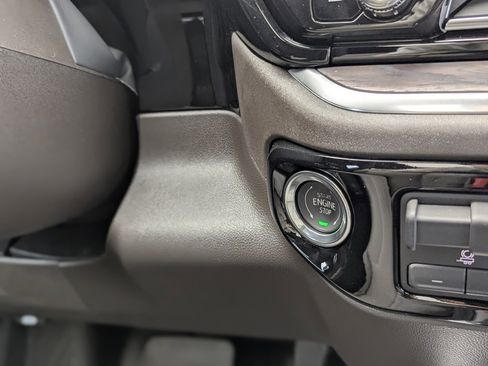 New 2025 GMC Sierra 1500 SLT w/ SLT Premium Package image 25