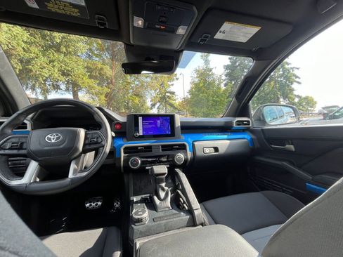 Used 2024 Toyota Tacoma TRD Sport image 33