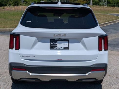Used 2025 Kia Sorento S w/ Panoramic Sunroof Package FWD image 18