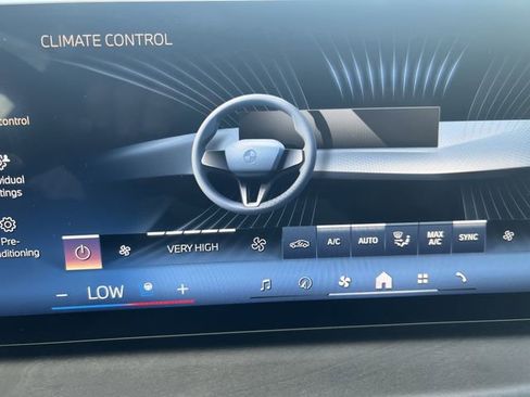 Certified 2025 BMW X7 xDrive40i image 25