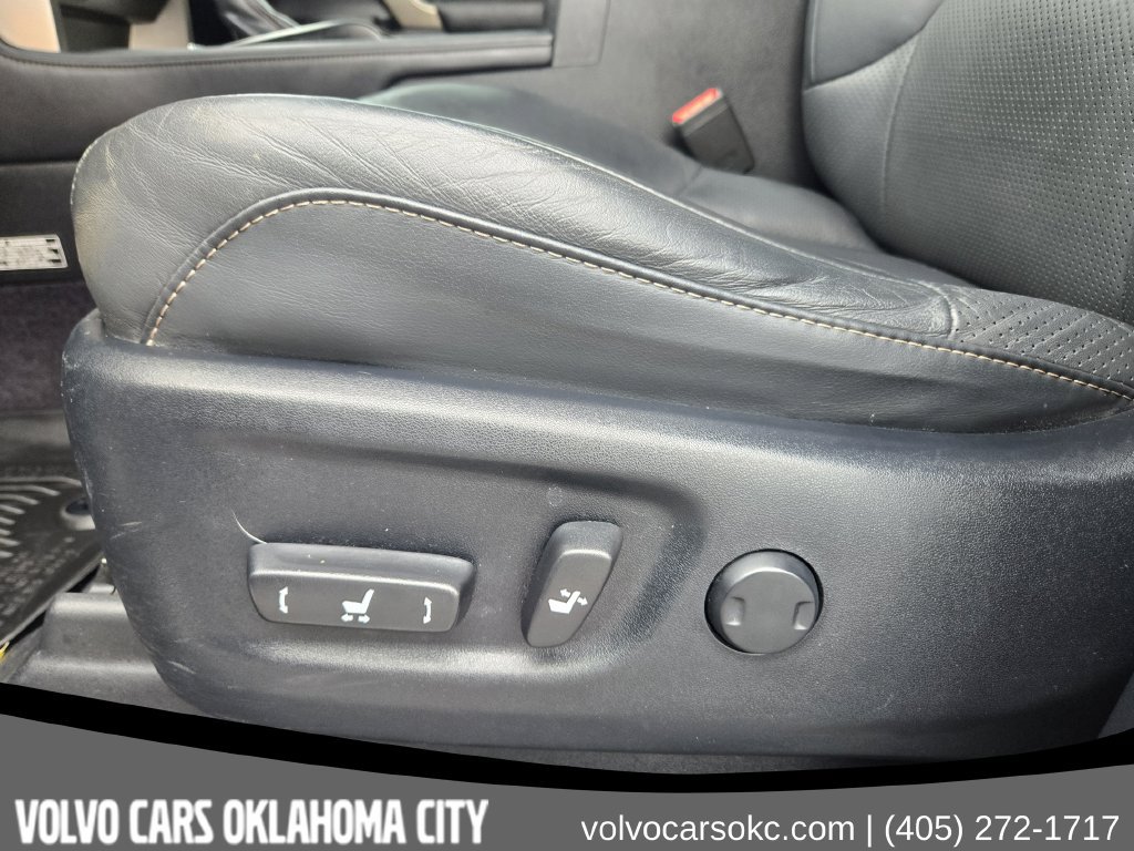 Used 2020 Lexus GX 460 Luxury w/ Luxury Sport Package AWD/4WD image 18