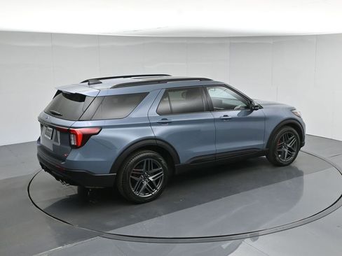 Used 2025 Ford Explorer ST image 43