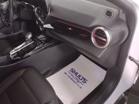 Used 2024 Chevrolet Trax RS w/ Sunroof Package image 30