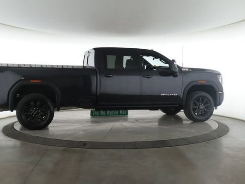 Used 2026 GMC Sierra 2500 AT4 w/ Technology Package AWD/4WD image 6