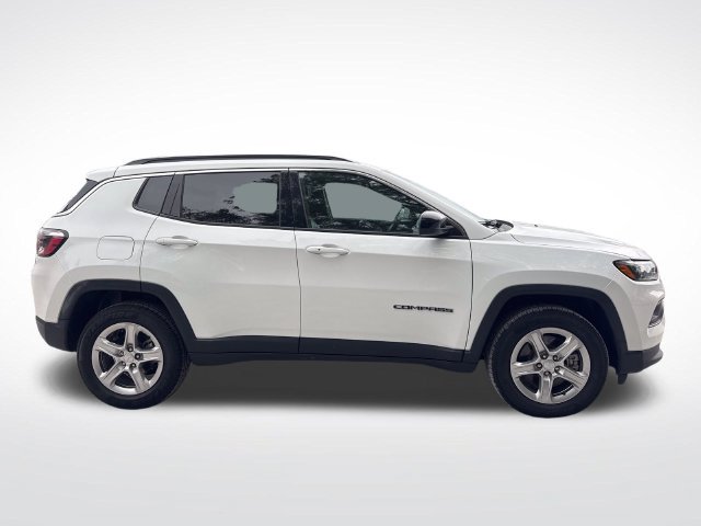 Used 2024 Jeep Compass Latitude AWD/4WD image 7