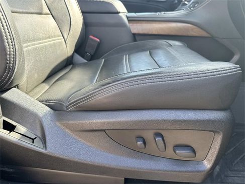 Used 2020 GMC Yukon XL Denali w/ Denali Ultimate Package image 16