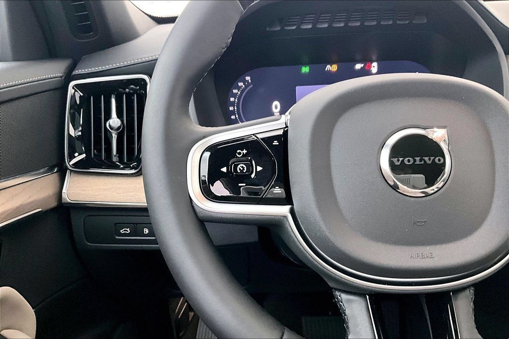 New 2026 Volvo XC90 T8 Core w/ Protection Package Premier AWD/4WD image 16