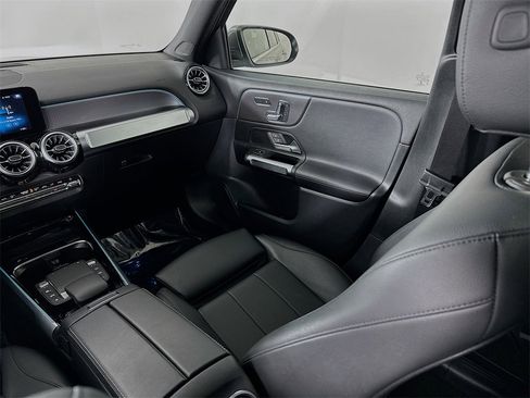 Certified 2022 Mercedes-Benz GLB 250 image 22