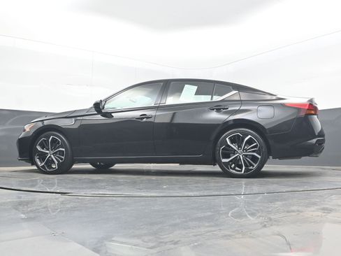Used 2024 Nissan Altima 2.5 SR FWD image 25