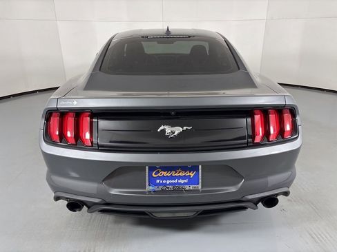 Used 2022 Ford Mustang Coupe image 7