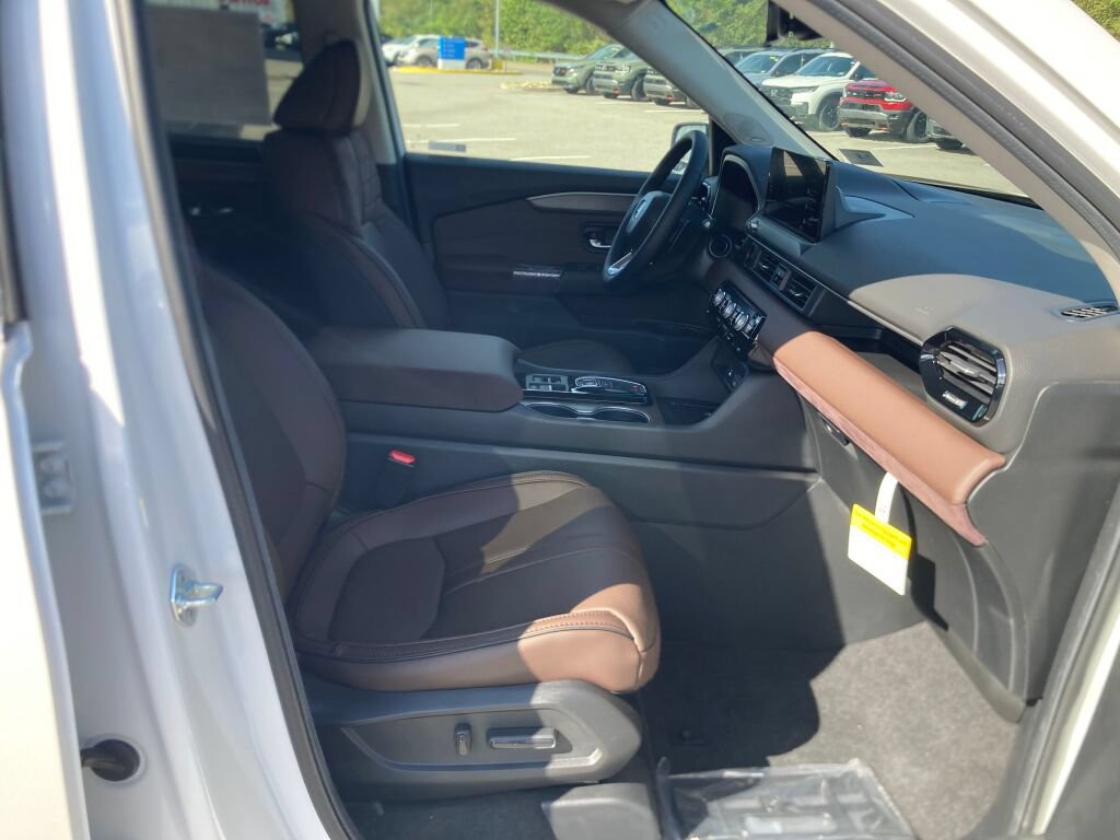 New 2026 Honda Pilot Elite image 5