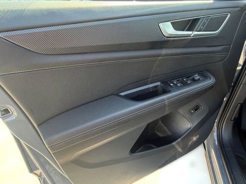 Certified 2026 Volkswagen Atlas Cross Sport SEL image 12