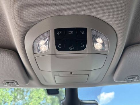 Used 2023 Chrysler Voyager LX FWD image 39