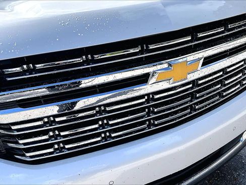 Used 2024 Chevrolet Suburban Premier image 30