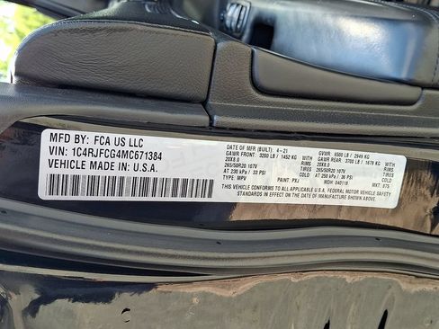 Used 2021 Jeep Grand Cherokee High Altitude AWD/4WD image 28