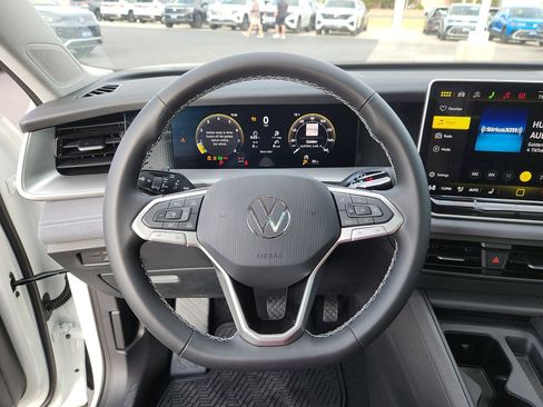 New 2026 Volkswagen Tiguan SE image 16