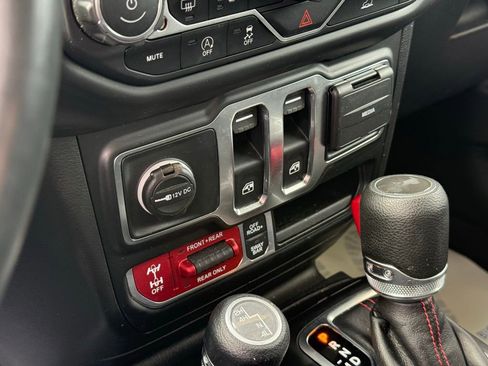 Used 2022 Jeep Wrangler Rubicon w/ LED Lighting Group AWD/4WD image 23