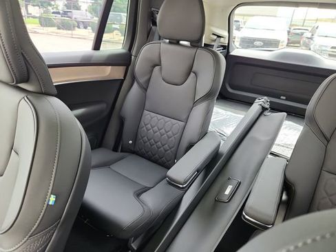 New 2025 Volvo XC90 B6 Plus w/ Protection Package Premier image 14