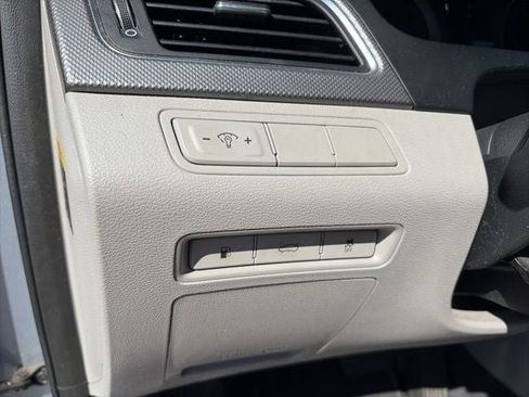 Used 2016 Hyundai Sonata SE w/ Cargo Package image 16