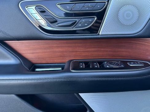 Used 2020 Lincoln Navigator L Reserve w/ Equipment Group 208A Reserve image 11