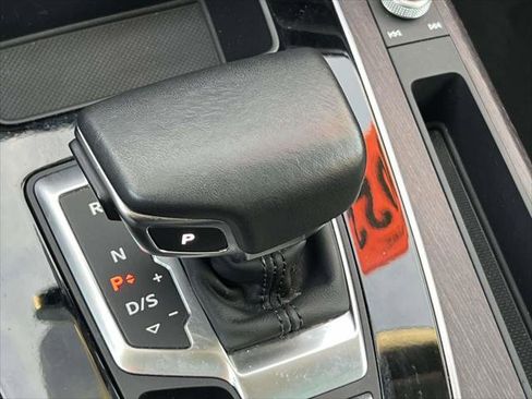 Used 2022 Audi Q5 2.0T Premium image 32