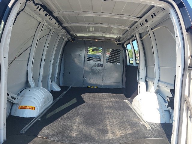 Used 2019 Chevrolet Express 2500 w/ Driver Convenience Package RWD image 3