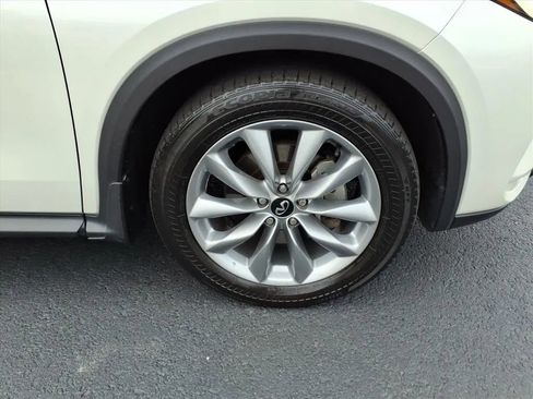 Used 2022 INFINITI QX50 Essential image 9