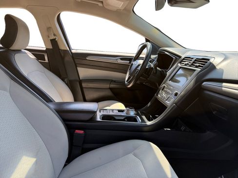 Used 2019 Ford Fusion SE w/ Equipment Group 151A image 14