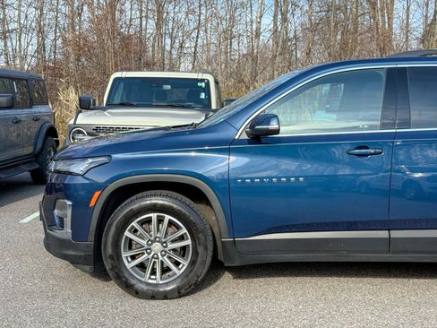 Used 2023 Chevrolet Traverse LT image 10
