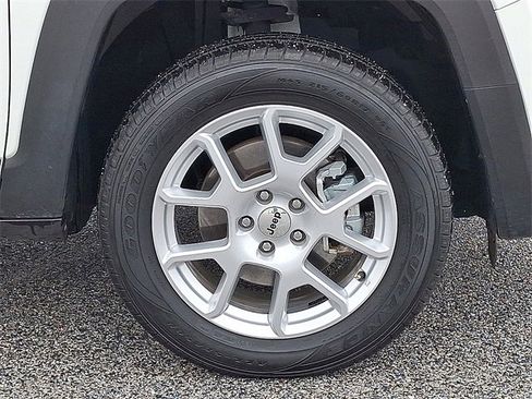 Used 2023 Jeep Renegade Latitude image 9