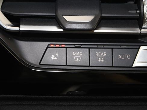 Used 2022 BMW Z4 M40i w/ Premium Package image 8