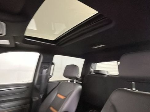 Used 2024 GMC Sierra 1500 AT4 w/ Technology Package AWD/4WD image 12