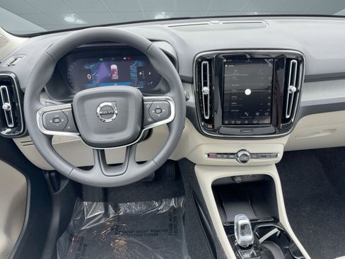 New 2026 Volvo XC40 B5 Plus w/ Climate Package image 27