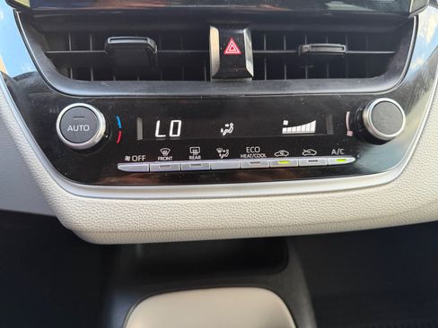 Used 2025 Toyota Corolla LE FWD image 22
