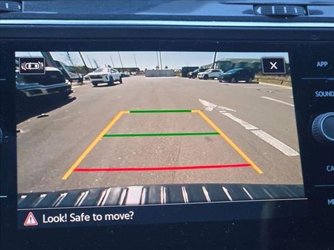 Used 2023 Volkswagen Tiguan SE R-Line image 13