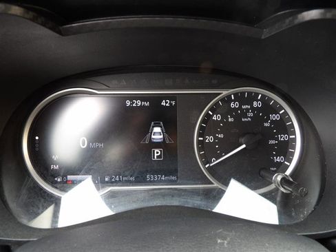 Used 2020 Nissan Versa SR w/ Convenience Package image 22