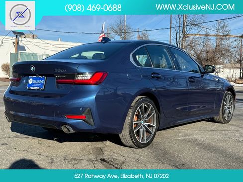 Used 2021 BMW 330i xDrive Sedan w/ Convenience Package image 4