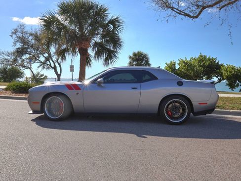Used 2015 Dodge Challenger SRT Hellcat RWD image 20