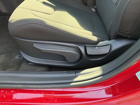 New 2025 Hyundai Elantra Sport image 13