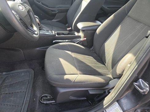 Used 2016 Ford Focus SE image 23